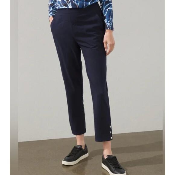 Chicos Women Black Pull On Stretch Cropped Pants Size 12 Comfort Casual UPF Snap - Picture 3 of 8